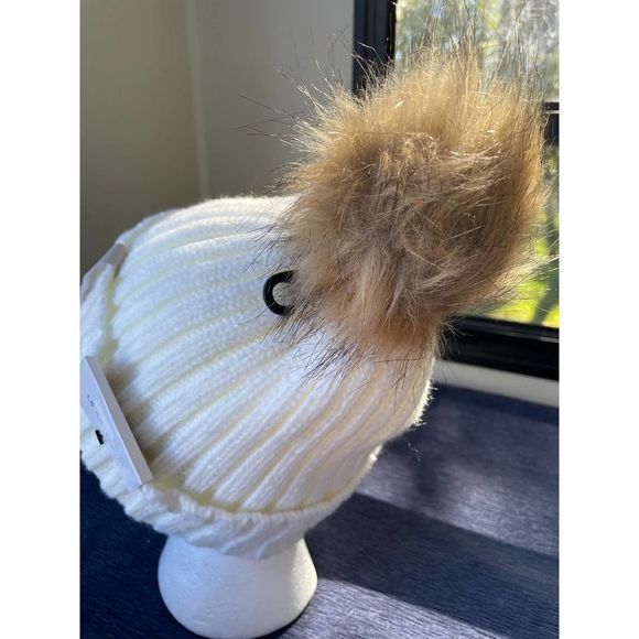 NWT - Calvin Klein Ribbed Faux Fur Pom Hat - Picture 4 of 4